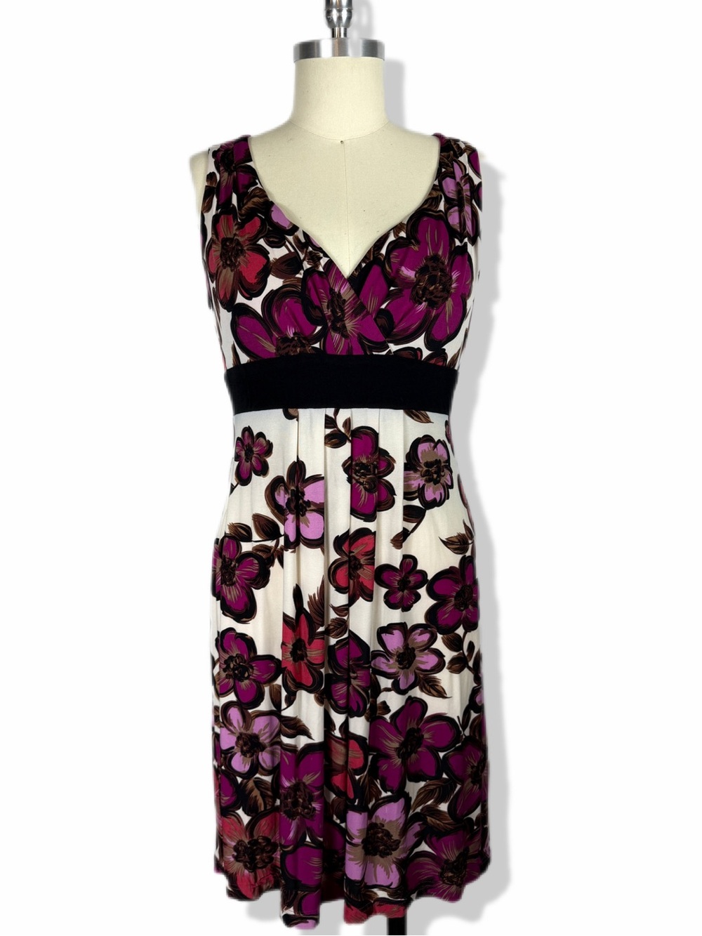 Ronni Nicole Sleeveless Floral V-Neck Dress in Magenta, Pink and White